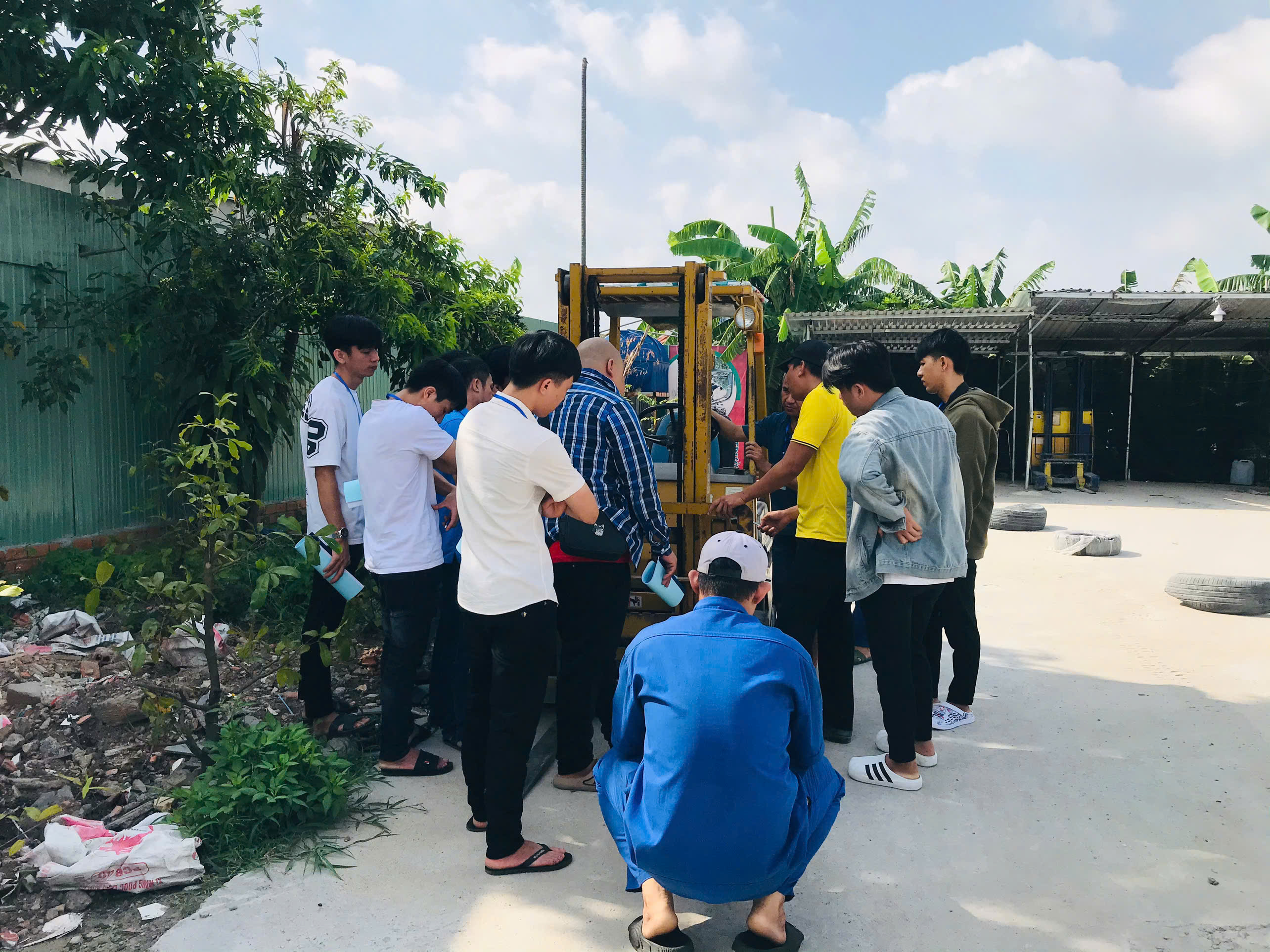 HỌC LÁI XE NÂNG VÀ NHỮNG THẮC MẮC